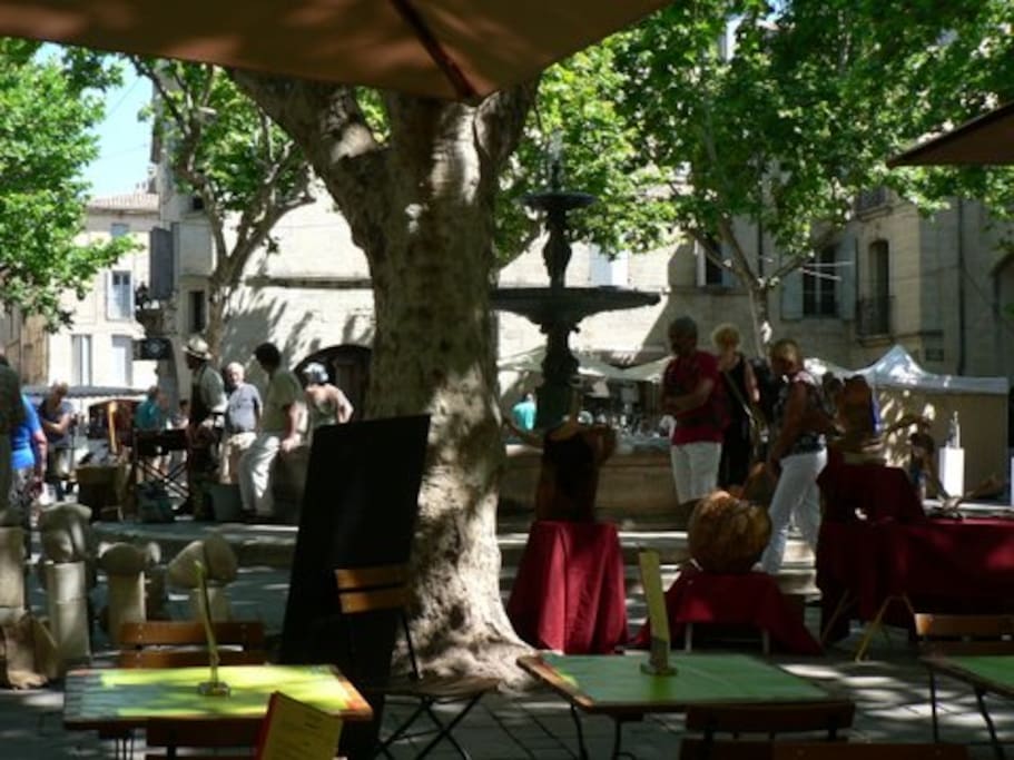 marché à Uzès