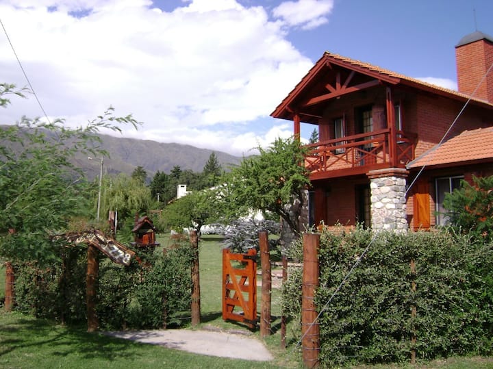 Private cabin with pool downtown area (Not complex