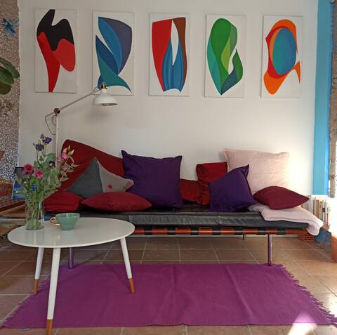 Popular Airbnb listing: Small, quiet studio with roof terrace in Untere Au