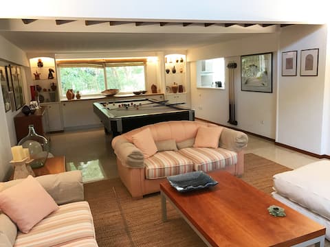 Luxurious artistic house in Vouliagmeni
