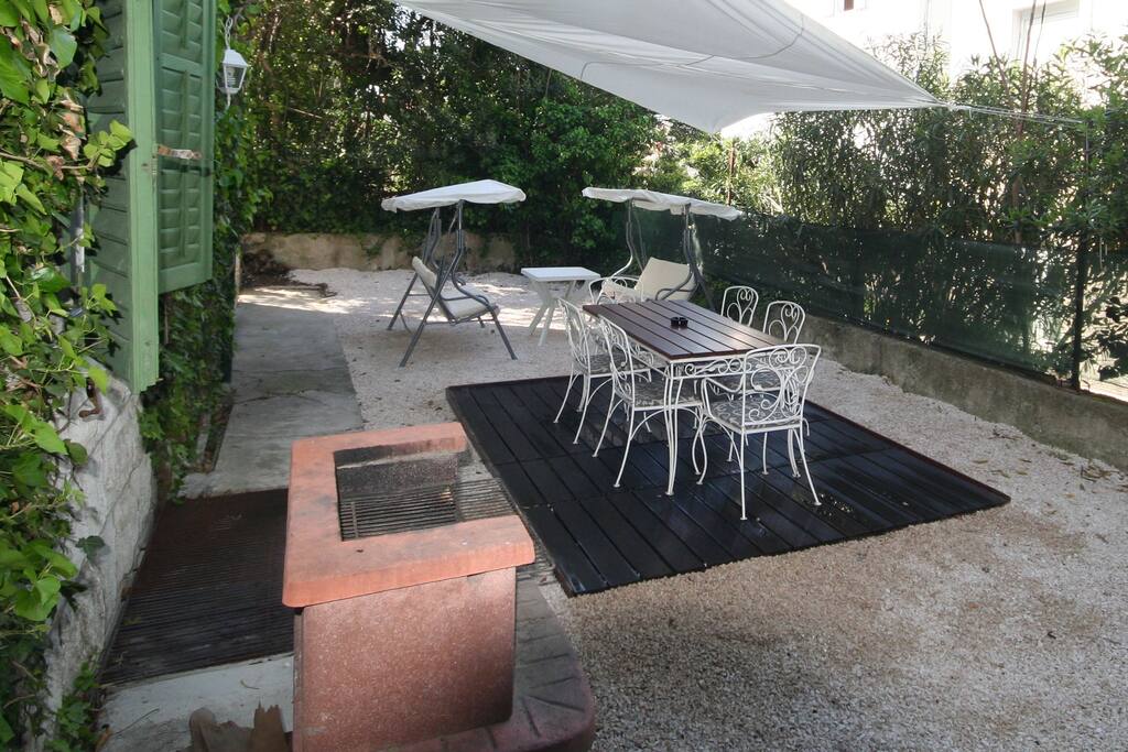 Garden with BBQ