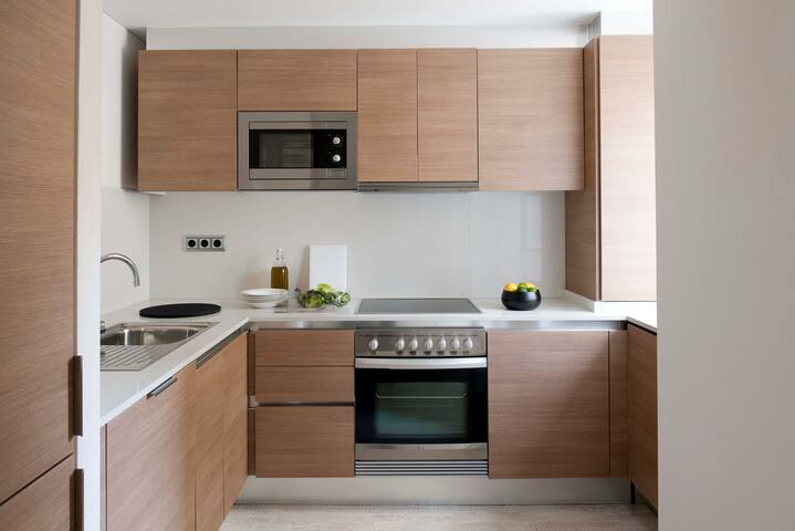 Spacious Serviced Apartment in City Center gallery image 3