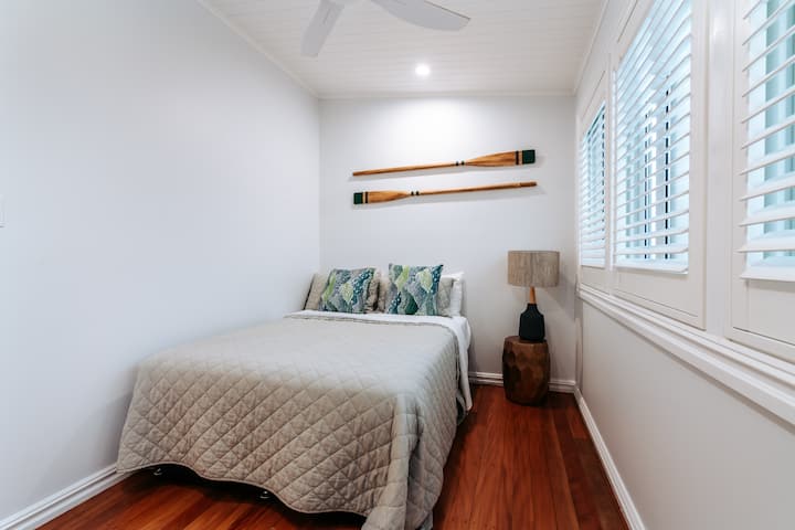 Bedroom 2: Queen Bedroom with ensuite