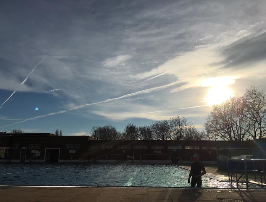 Lido 4 mins walk away