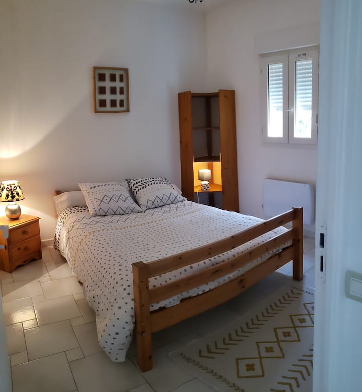 Dhomë gjumi dopio me ndriçim Chambre
 me krevat dopio CasaRossa Poggio Di Venaco