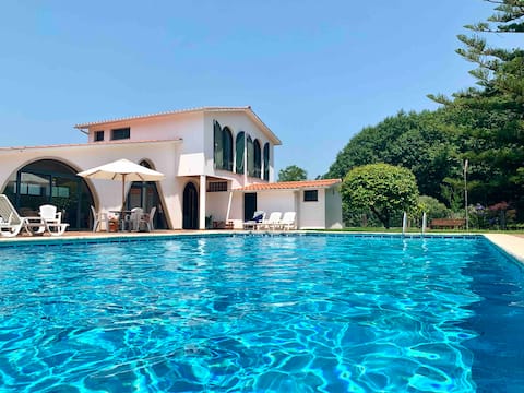 Villa 300 meters from the beach