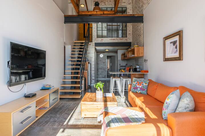 The Duke Loft Suite: 5min from the CBD