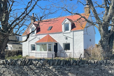 Shepherd Moon - Sea View Cottage near NC500