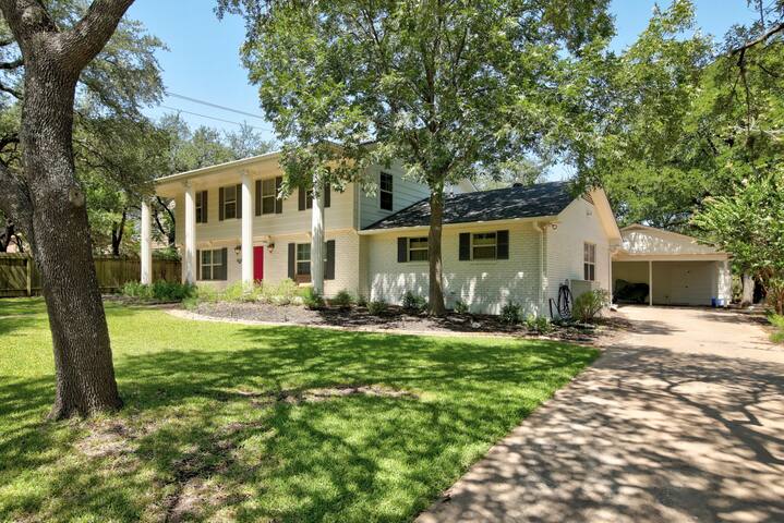 Gorgeous N. Central Home – Families & Corporate gallery image 2