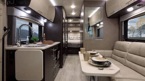 Cozy Luxury small Motor home ( no for driving)