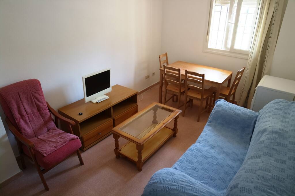 Salón-comedor con cocina americana