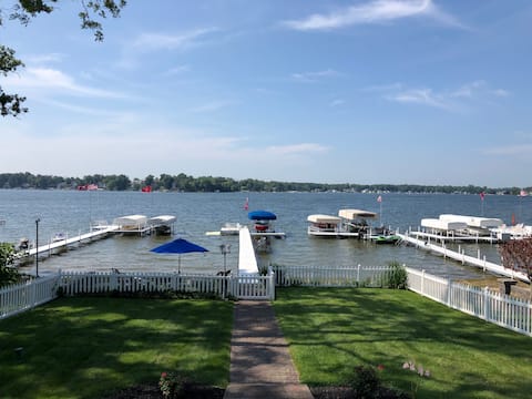 Barbee Lake Vacation Rentals & Homes - Tippecanoe Township, IN | Airbnb