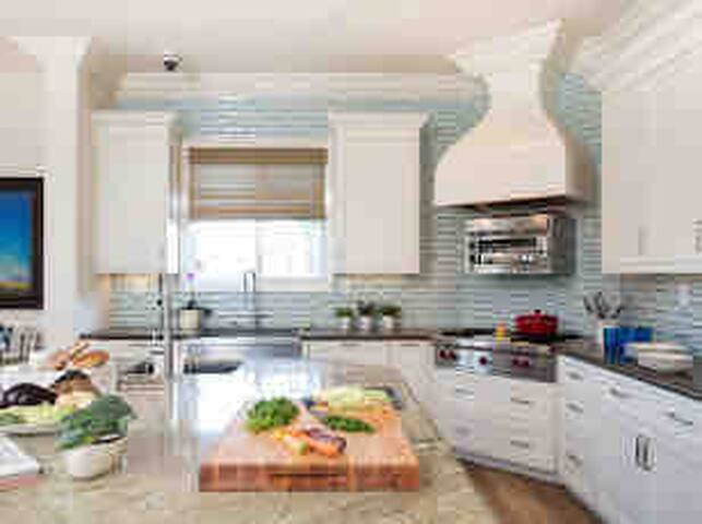 Spectacular Villa – Resort Style Social Distancing gallery image 5