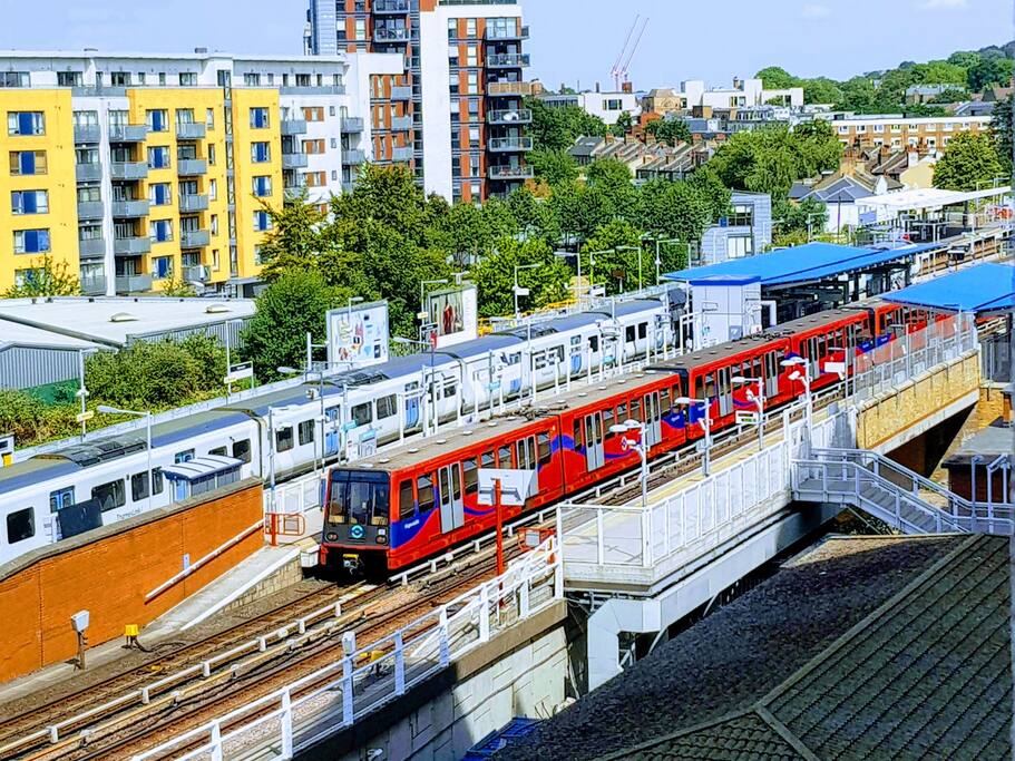 View (Greenwich Station)