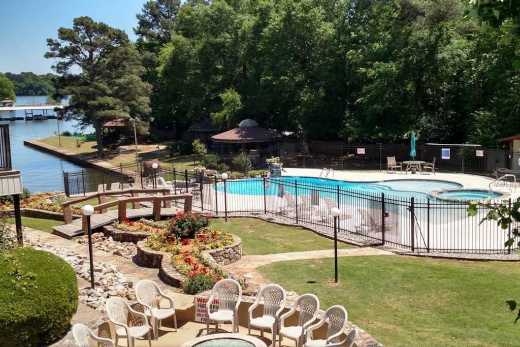 Family Friendly Lake Hamilton Condo w/pool Condominiums for Rent in