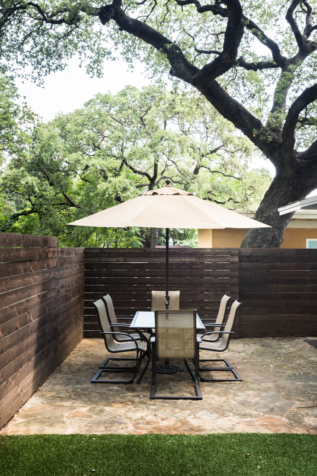 A Modern Spin on a Cozy '50s Home in Bouldin Creek