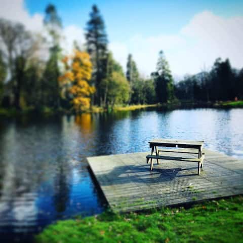 Cozy Log Cabin, 1A, Moffat Manor Country Park