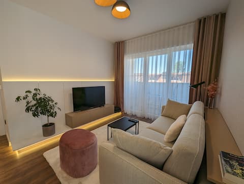 Grandeur City Centre Apartment