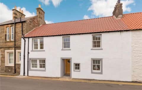 The Old Post Office cottage situated in Largo Bay