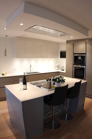 Spacious home with amazing view (Norway Cup) gallery image 4