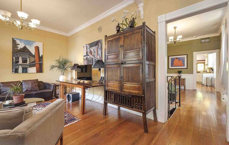 Immaculate Elegant House Downtown NW