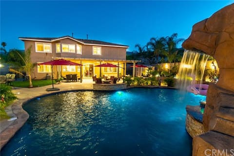 RESORT STYLE HOME. 1400 SQFT HEATED POOL.