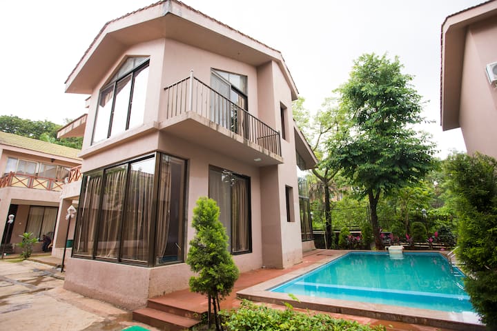 Lonavala Pool View - The Aqua Villa - 2BHK
