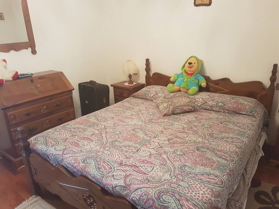 Schlafzimmer 1