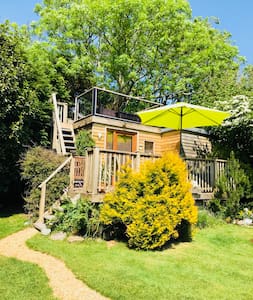 Island View Cabin - Tenby - Romantic cabin for 2.