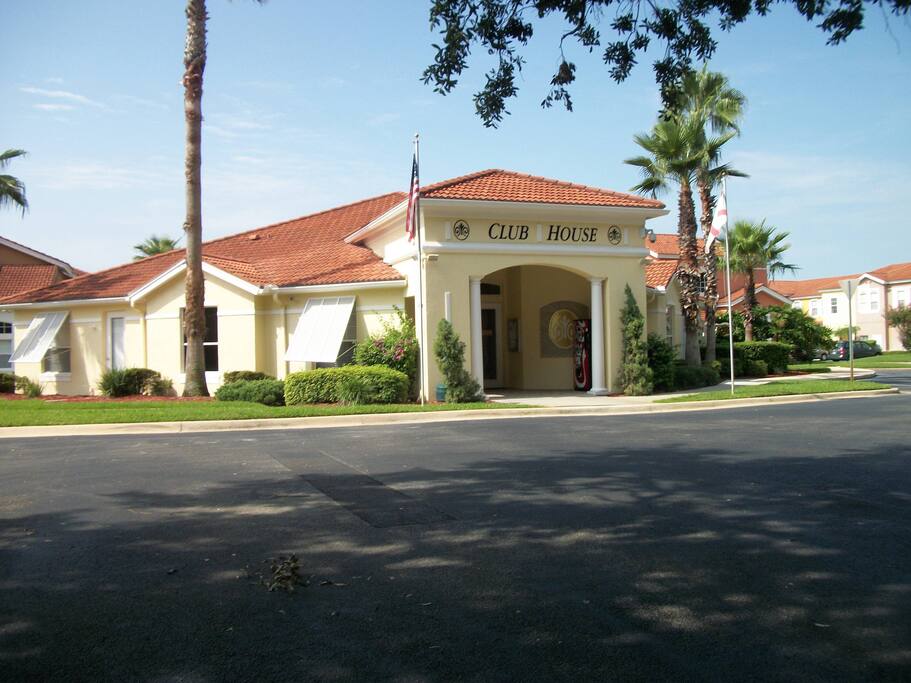 As you come through the trees onto Park Terrace Circle, the clubhouse is directly ahead. Turn right and your vacation home at 927 Park Terrace Circle will be one block ahead on the left.