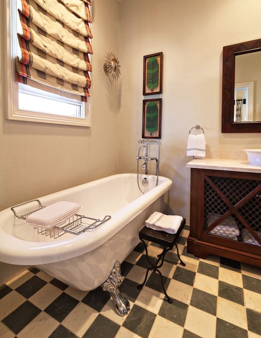 Ensuite bath with shower
