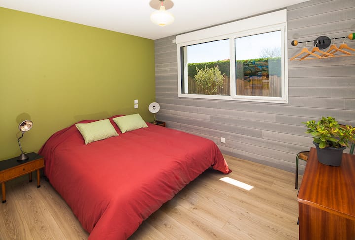 Bedroom 1 (one double bed)