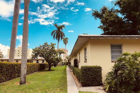 Stunning Studio steps from the beach
