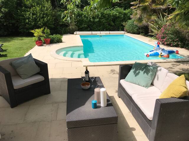 Grande villa piscine entre Bordeaux et les plages gallery image 2