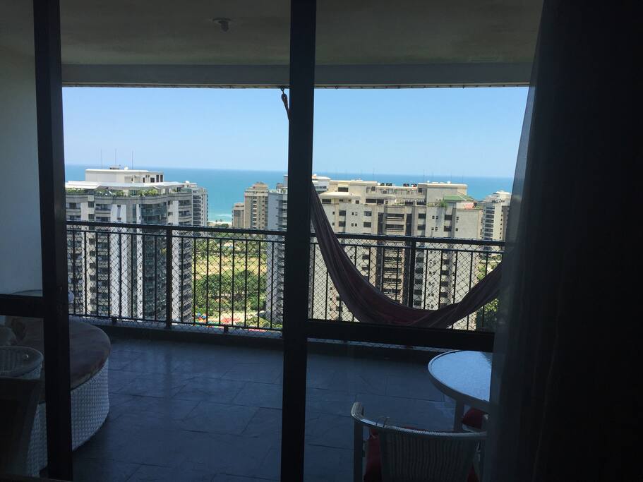 Varanda com vista para o mar