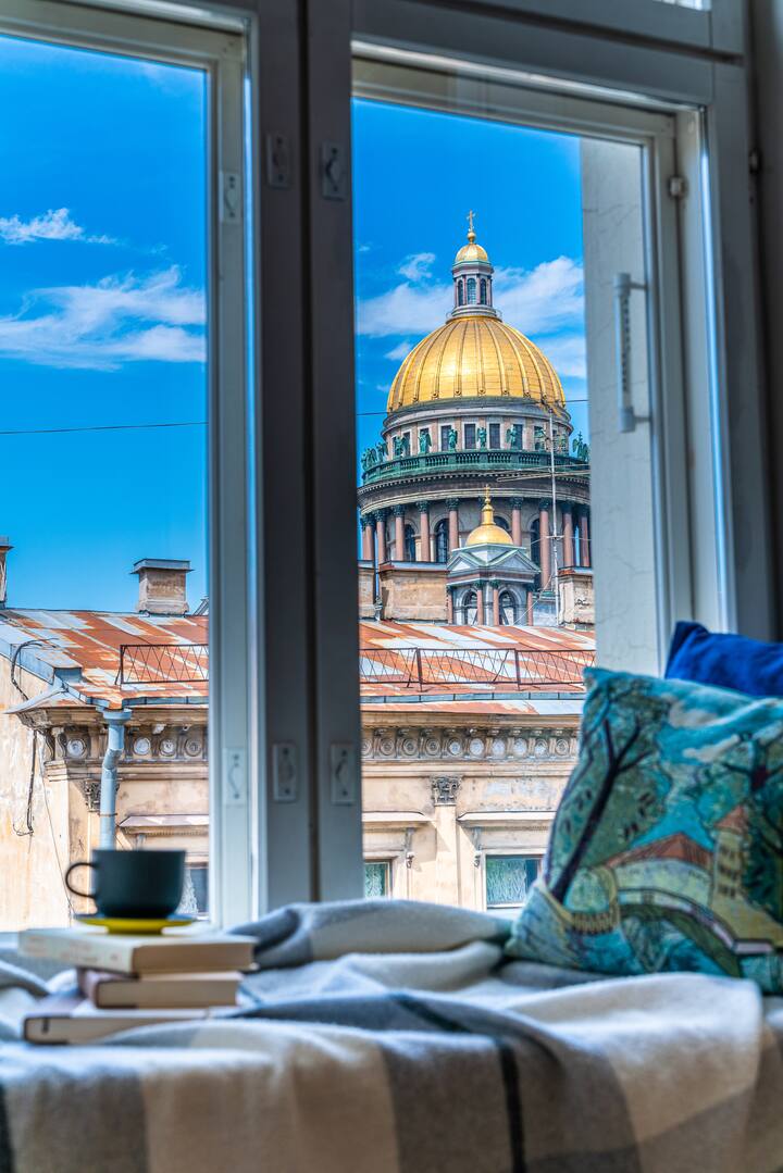 почтамтская 1. исаакиевский собор питер. гостиница с видом на исаакиевский собор санкт-петербург. ресторан на террасе спб исаакиевский собор. вид с астории на исаакиевский собор.