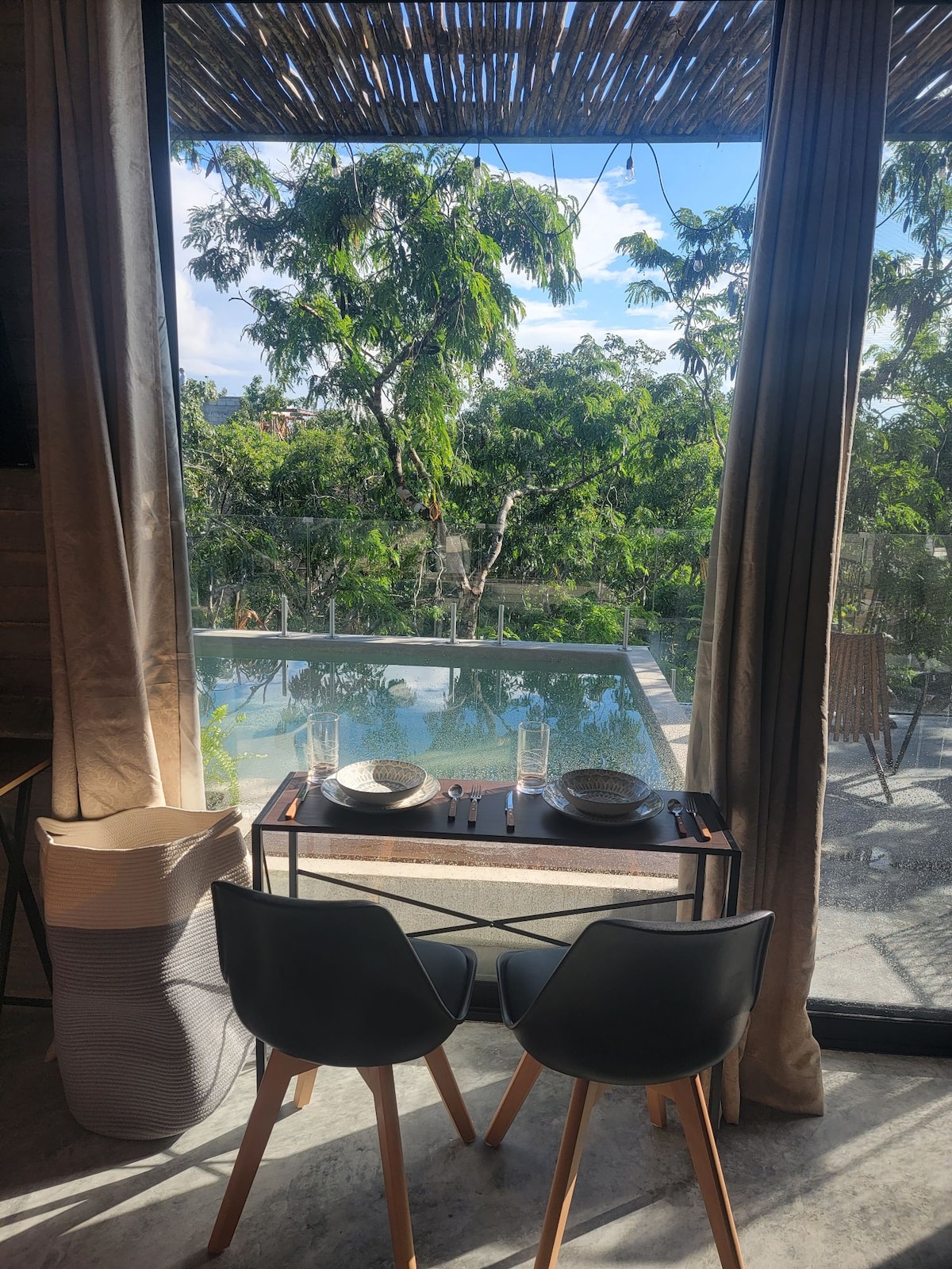 Quiero disfrutar de tu desayuno , almuerzo o cena con una vista maravillosa 