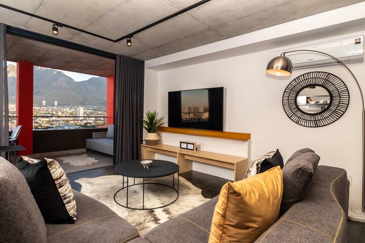Luxury 3Bed Apr in Bo-Kaap w/Table Mountain Views gallery image 2