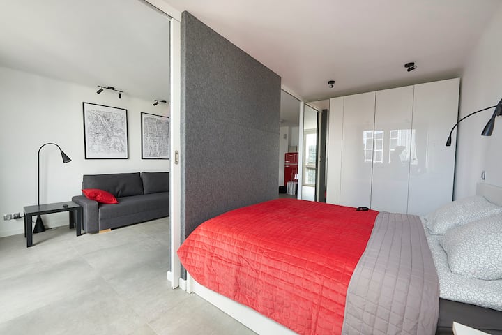 Camera da letto / soggiorno con vista. Letto matrimoniale largo 160 cm. 