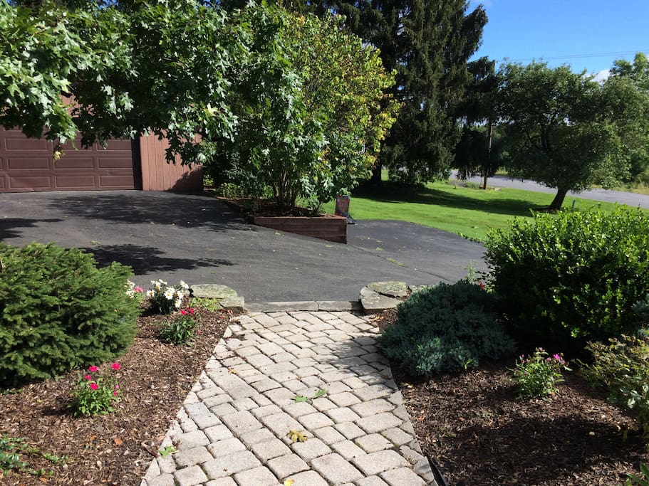 Private Apt Near Wedding  Venues  Colleges Hiking 