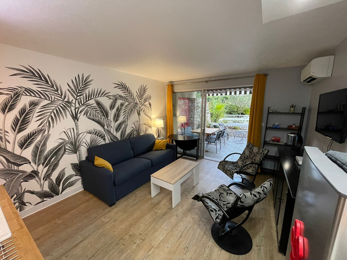 Top performing Airbnb: Le Soléa Cassis centre – pool & garage 2-4 people in Cassis