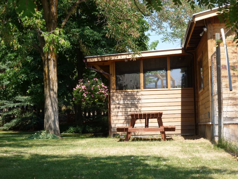 The Summer Cabin ... outside porch