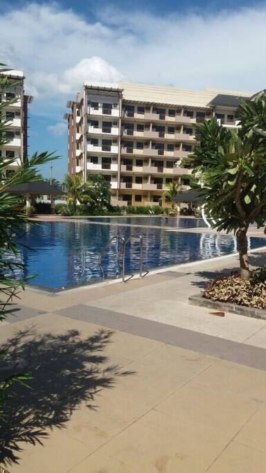 ARISTA Place swimming pool