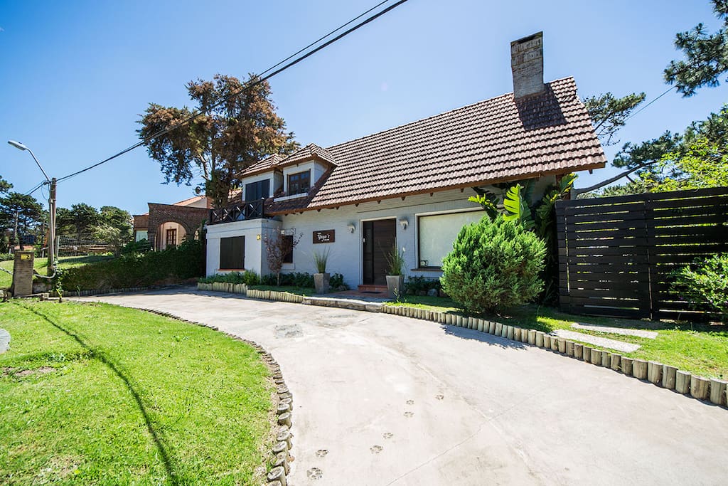 Chalet Yaya´s, Pda 23 Playa Brava, Punta del Este, UY (a 1 cuadra Playa!!)