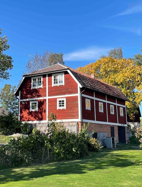 Newly renovated warehouse with a high coziness factor.