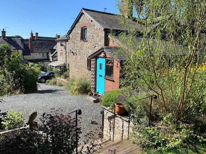 Ensuite room inc breakfast near Offas Dyke Houses for Rent in