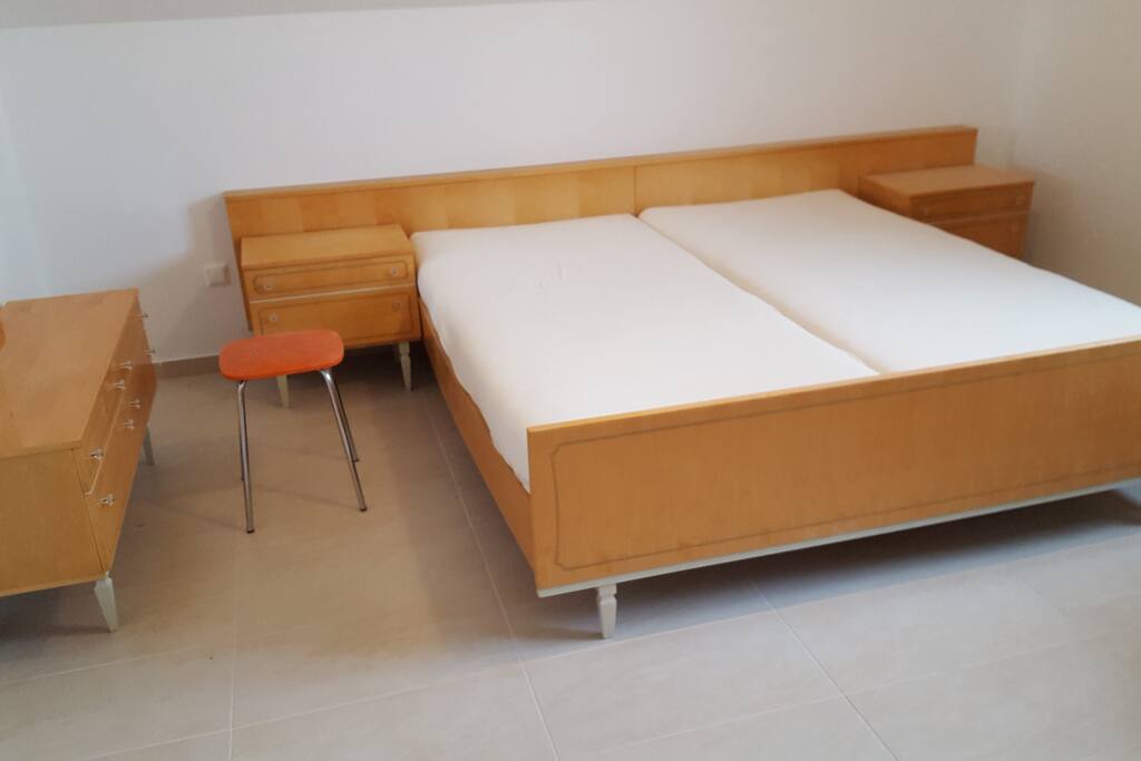 Bedroom (double bed)
