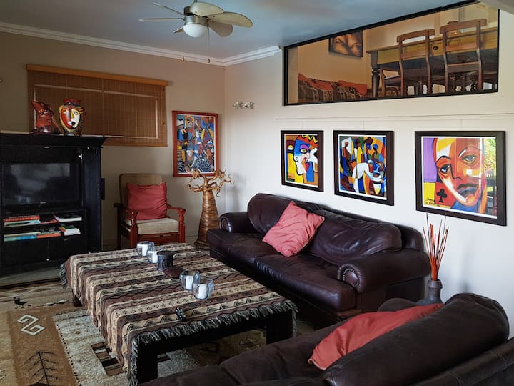 Hartbeespoort Dam Self Catering House With A View - Hartbeespoort