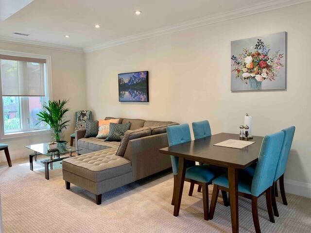 SpaciousTwo Bedrooms & Two Baths in Little Italy gallery image 3