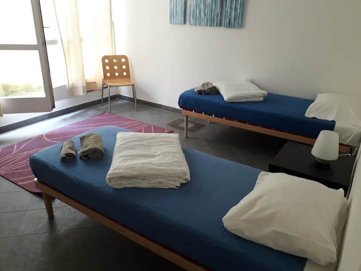 חזית חדר שינה זוגי בקרקע התחתונה 